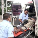 Managua: Busero irresponsable se tira la roja y lesiona a recolector de botellas