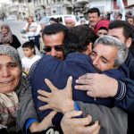 Mueren 6 miembros de misma familia en un ataque contra un minibús en Siria