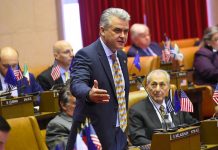 Sancionan a concejal por pedir foto desnuda a colaboradora