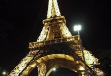 Torre Eiffel apaga sus luces por atentado en Estocolmo
