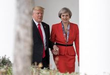 May critica a Trump por retuitear vídeos de grupo ultraderechista