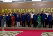 Putin y Trump intercambian palabras en cumbre APEC
