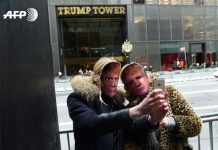 Trump se roba las burlas en el Día de los Inocentes en NYC