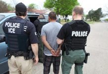 Una parada de tráfico en Texas envía a dos hermanos a México
