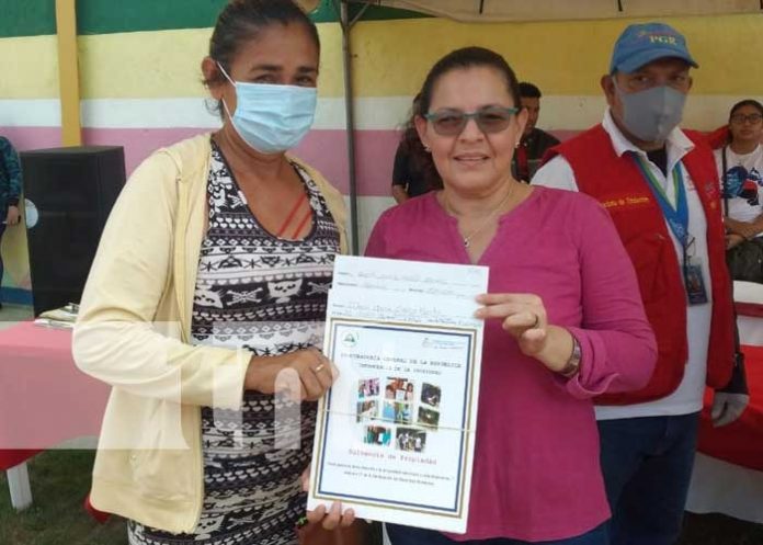 nicaragua, tipitapa, migob, entrega titulos, mes de las madres,