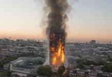 Rinden homenaje a víctimas del incendio en la Torre Grenfell