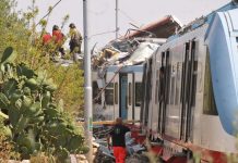 Al menos dos muertos tras colisión de autobús escolar y tren en Francia