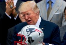 Trump pide prohibir a los jugadores de la NFL que se arrodillen ante el himno