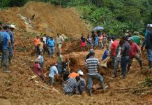 Tres personas mueren soterradas tras alud en Honduras