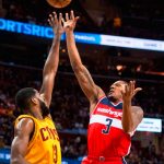 Wall anota 37, Wizards ganan en Cleveland