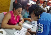 Jefa de la Policía Nacional ejerce su derecho al voto en las municipales