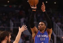 Westbrook se asegura la media, el Thunder pierde ante Suns