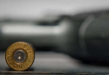 Joven argentina se dispara en la cabeza en plena clase