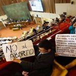 Proyecto sobre despenalización del aborto será discutido por hombres en Chile