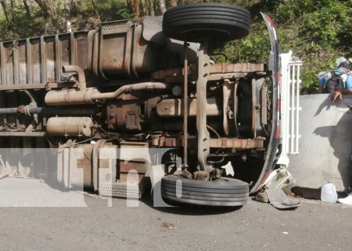 accidente-boaco-bus-03 nicaragua, camion, accidente, boaco, rio blanco,