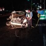 Bolsas de aire y cinturón salvan a conductor de la muerte