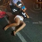 Joven es atropellada al cruzar la calle de manera imprudente