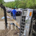 Conductor termina volcado tras accidente en la Carretera Nueva a León nicaragua, accidente, carretera nueva a leon, vuelco, camioneta,