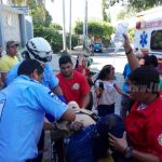 Managua: Motociclista se estrella contra un poste y está grave