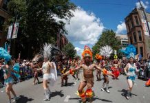 Orgullo gay con la oposición a Trump desfila en Nueva York
