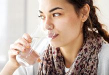 ¿El agua con gas engorda? Científicos revelan la verdad