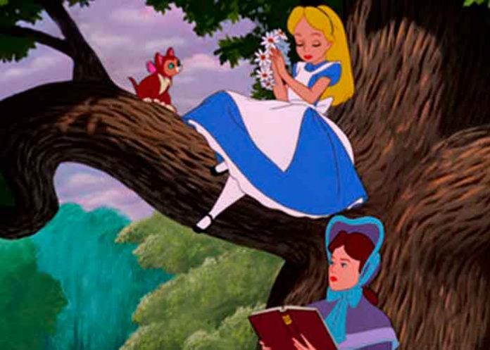 cine, serie, disney, alicia en el pais de las maravillas, disney junior,