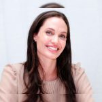 Angelina Jolie imparte su primera clase en la London School of Economics