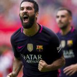 Un jugador del Barcelona le pegó a un periodista en un avión