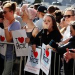 Músicos cancelan conciertos tras ataque en Manchester