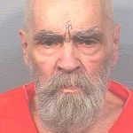 El asesino Charles Manson muere a los 83 años