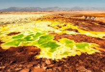 Encuentran bacterias en las aguas más inhóspitas del planeta