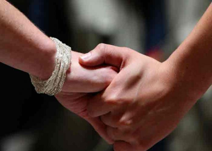 ataque-pareja- alemania, justicia, ataque, pareja de homosexuales,