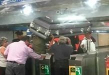 Insólito: Un ataúd ‘viaja’ por el metro de la Ciudad de México