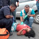 Señora de 77 años es atropellada por taxista