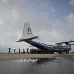 Un avión militar con 104 personas se estrella en el este de Birmania