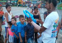 Tardes de familia viven pobladores de la ciudad de Bluefields