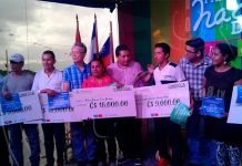Artesanos de bambú reciben premios por innovación y creatividad