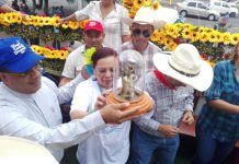 Nicaragua: Sacerdote bendice barco donde montan a Minguito