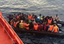 Rescatan a 339 inmigrantes en las costas españolas de Cádiz