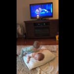 Video de bebés enternecen Facebook con su imitación de ‘Frozen’