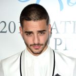 Maluma lo hace de nuevo y besa a una fan durante concierto