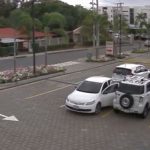 Carro blanco roba en combo en Carretera Masaya