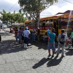 Señora casi muere aplastada por conductor de autobús