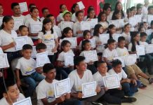 Estudiantes del Centro Comunitario de Inglés culminan cursos en Nueva Guinea