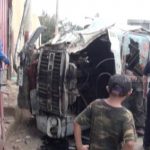 Managua: Camión se volcó por esquivar a un taxi