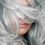 ¿Tienes el pelo canoso? Pues deberías de preocuparte