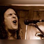 Cantar ayuda a rehabilitar la voz y retrasar su envejecimiento