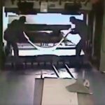 FUERTE VIDEO: Hombre mata a su compañero con una prensa hidráulica