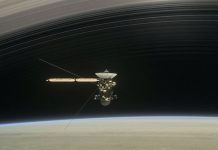 La sonda Cassini navega ya entre los anillos de Saturno