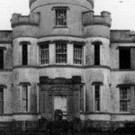 Hallan cientos de cadáveres de niños y bebés en la fosa común de un orfanato